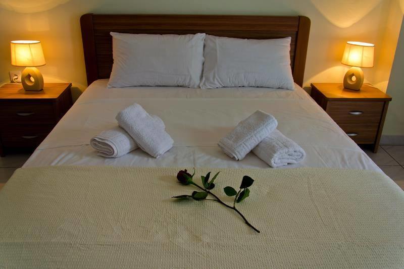 Koutrakis Rooms Finikounta Ngoại thất bức ảnh
