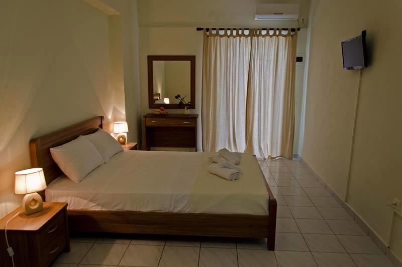Koutrakis Rooms Finikounta Ngoại thất bức ảnh